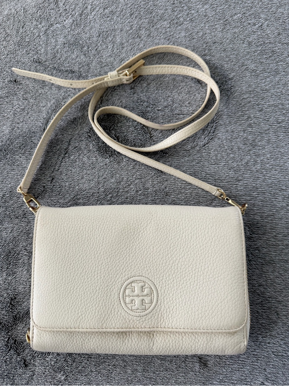 Tory Burch Pebbled Leather Crossbody / Wallet on Chain